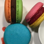 Macarons colorés